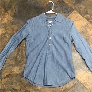 Cute vineyard vine top